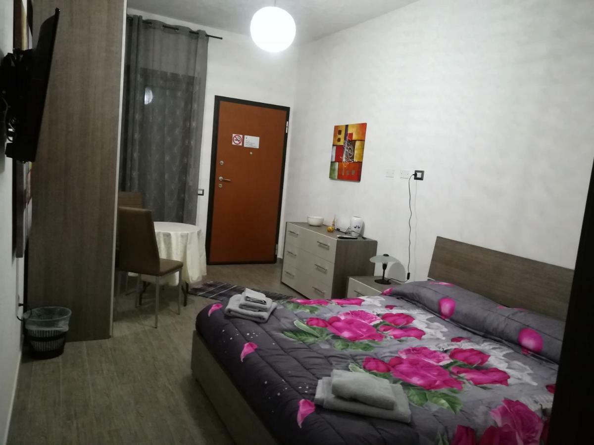 Rooms Loru Sestu Eksteriør billede